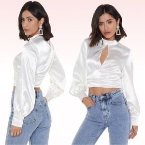 NASTY GAL Ivory White Satin Long Sleeve Crop Top (Sz 2)